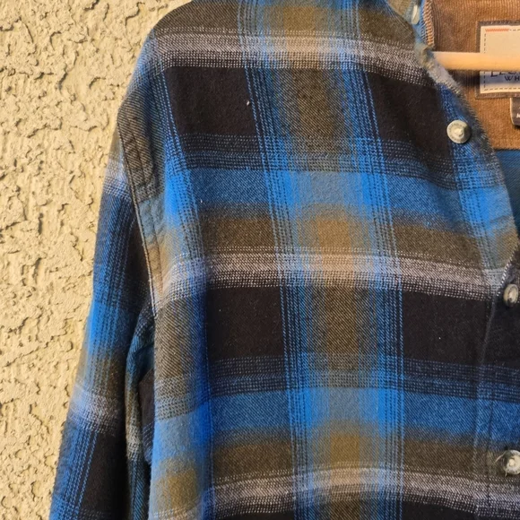 Ledendary Whitetails Mens Blue Flannel Shirt - Picture 3 of 9